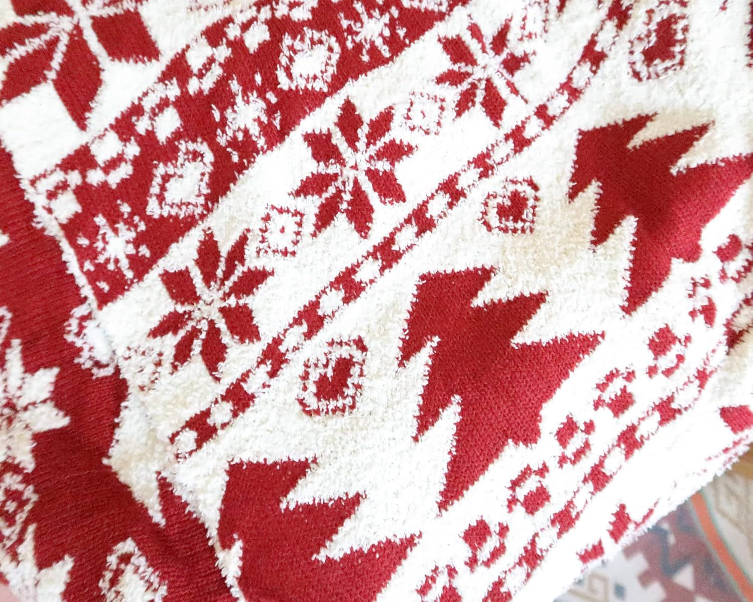 Red Christmas Throw Blanket for Couch, Fluffy Cozy Soft Blanket, Xmas Throw Blanket for Bed Sofa and Gift (50" X 60", Red Reindeer)